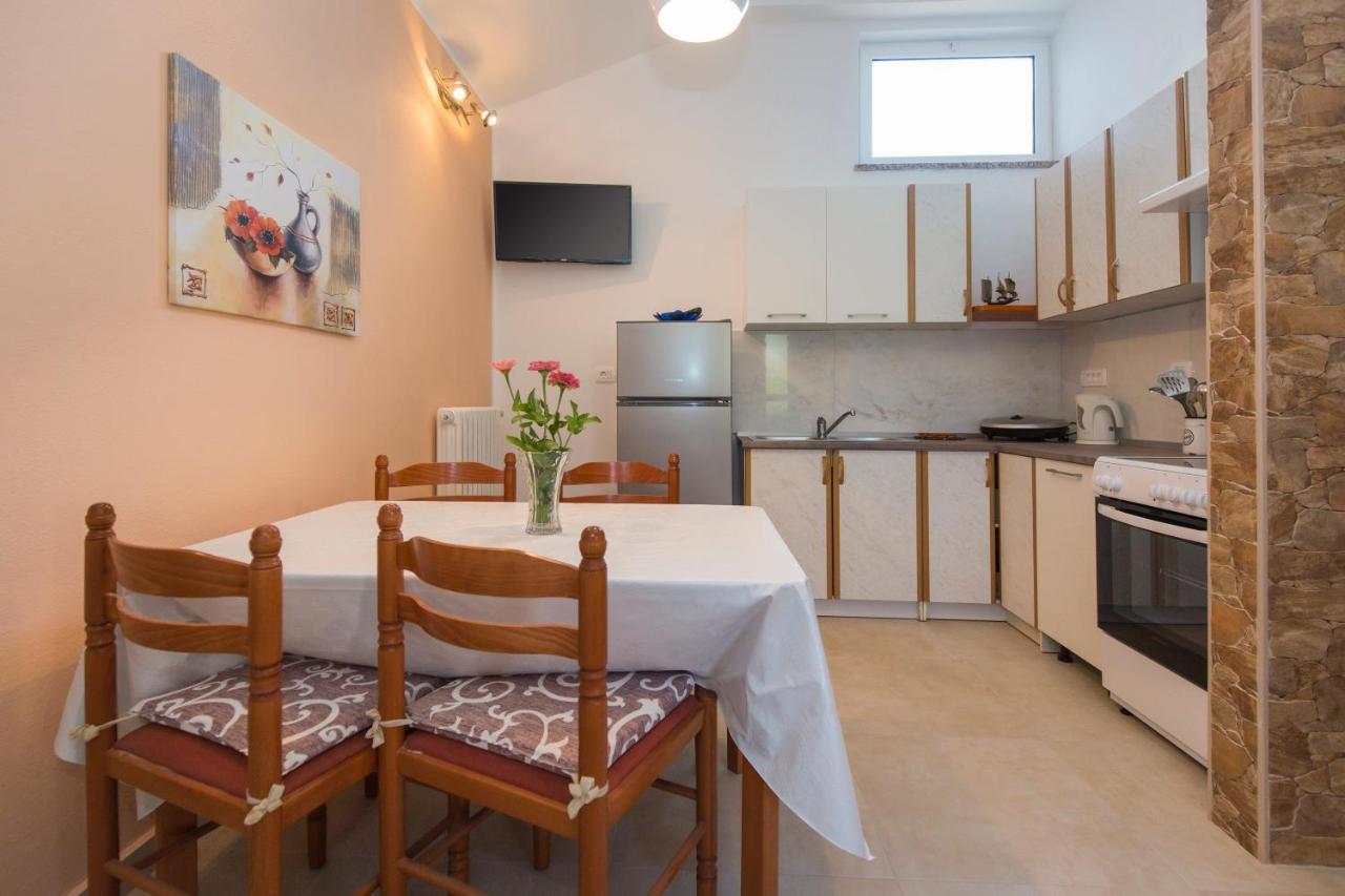 Apartman Ana Лабин Екстер'єр фото