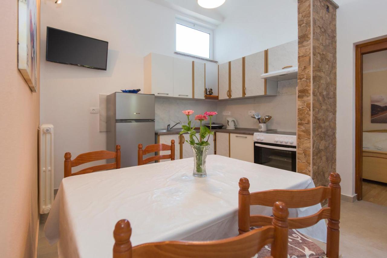 Apartman Ana Лабин Екстер'єр фото