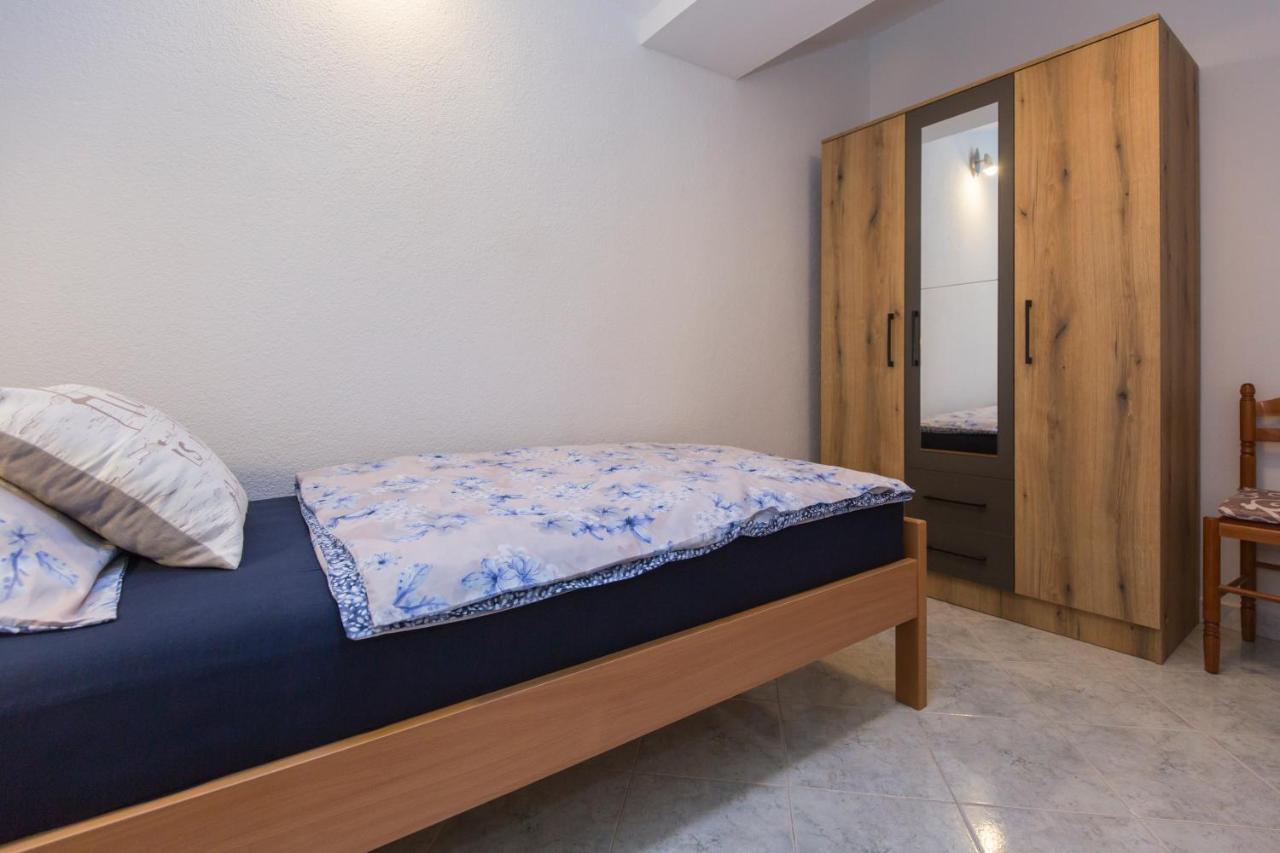 Apartman Ana Лабин Екстер'єр фото