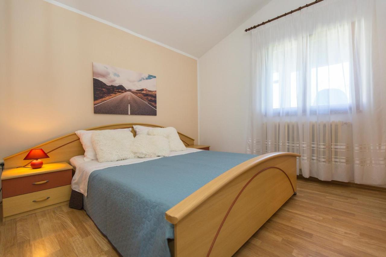 Apartman Ana Лабин Екстер'єр фото