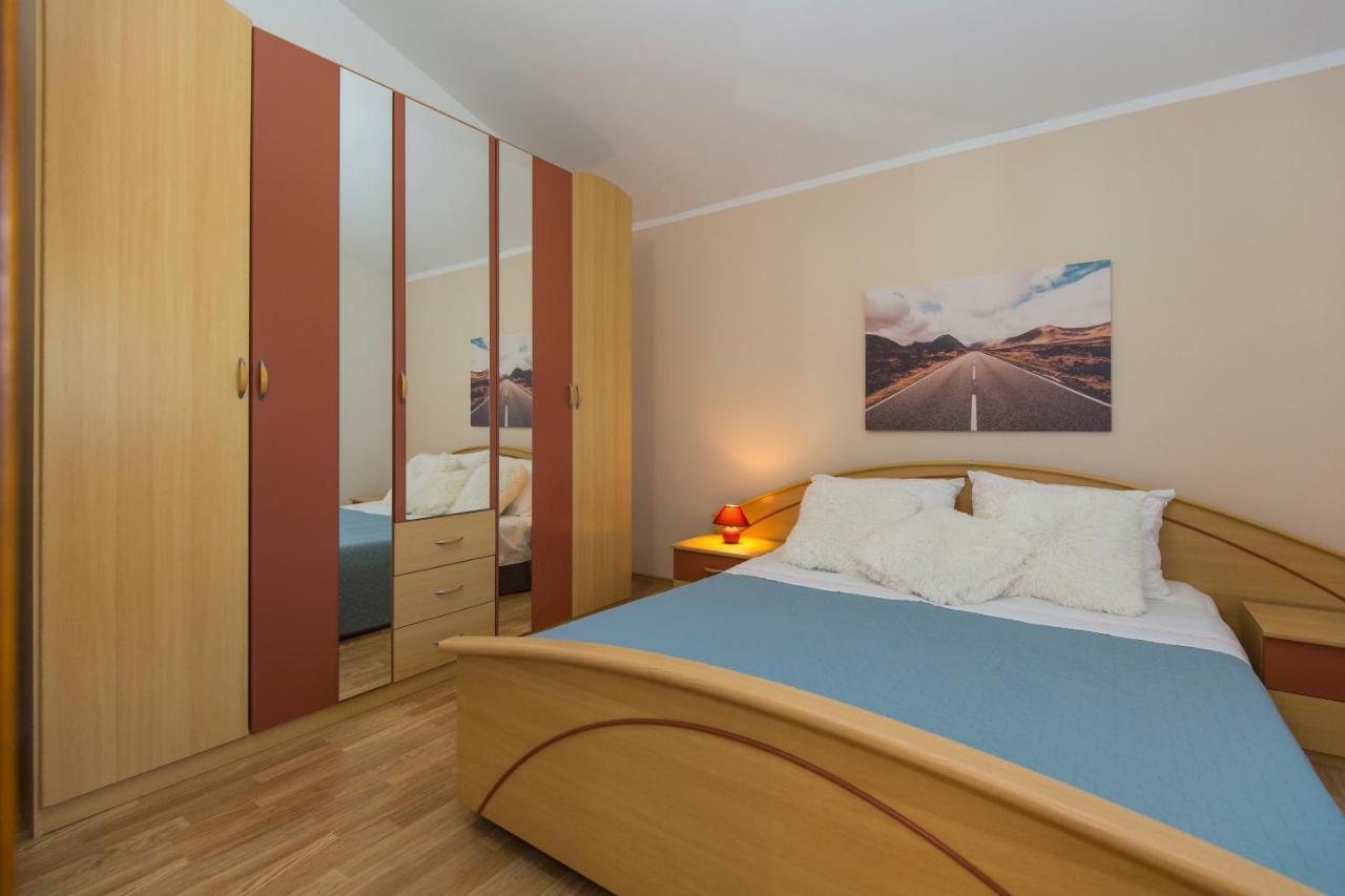 Apartman Ana Лабин Екстер'єр фото
